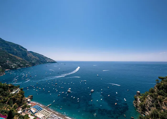 안피트리테 게스트하우스 4*