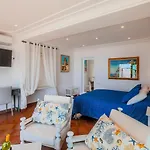 Anfitrite Konukevi 4*